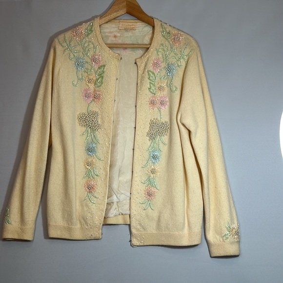 Vintage 1960’s Women’s Size L Angora Wool Beaded Floral Sweater Cardigan Lined - Picture 6 of 16